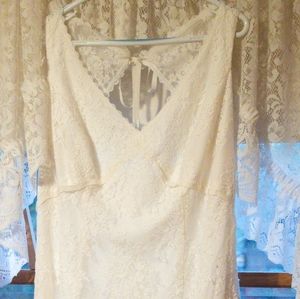 Davids Bridal lace wedding gown 18W